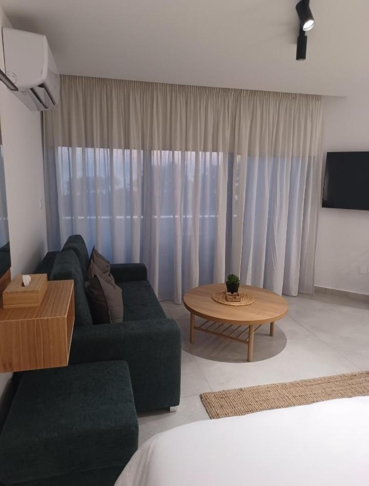 Terrazza Suites Paphos Eksteriør bilde