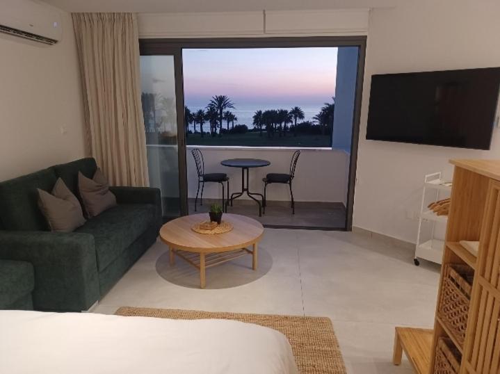 Terrazza Suites Paphos Eksteriør bilde